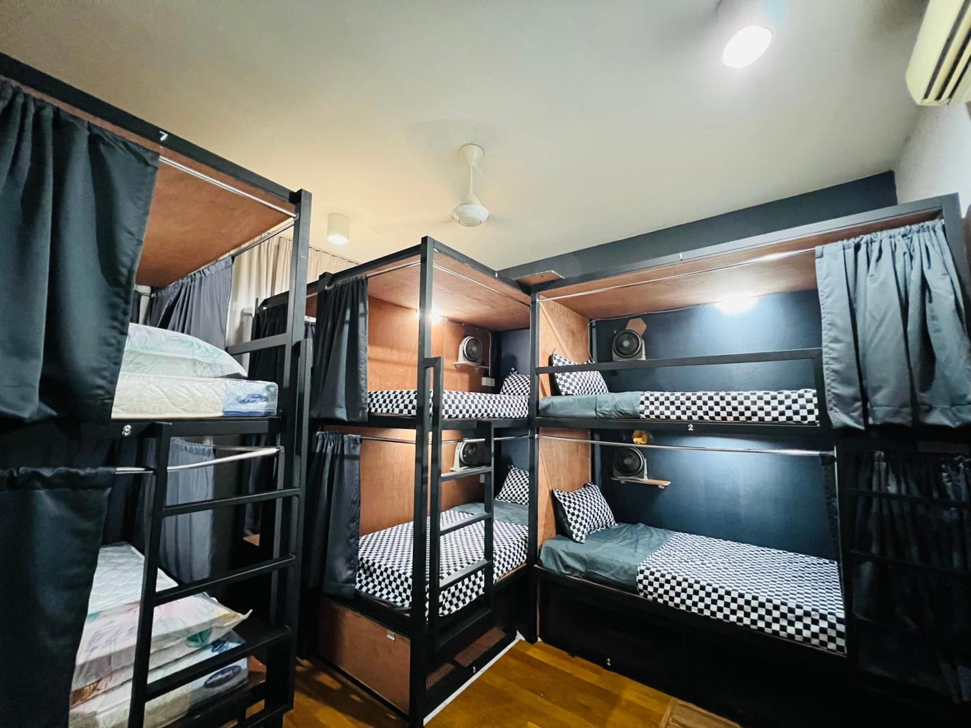Regalia Spritz Empire Hostel Kuala Lumpur Luaran gambar